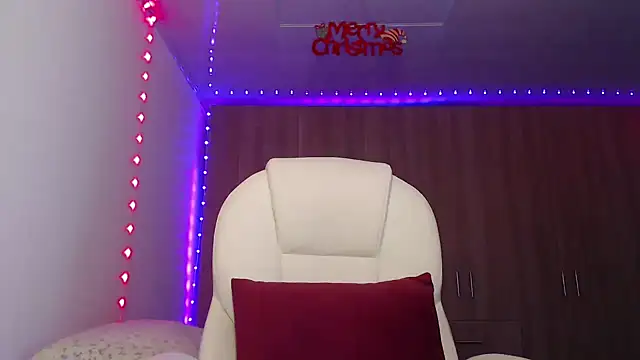 Snapshot of Selene93 chatting on 01-06-25, 08:18 Selene93 online show from 01-06-25, 08:18