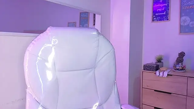 bluee hazell online show from 10-18-25, 10:28