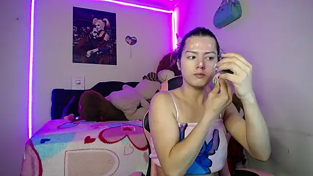 yuliana 19 online show from 12-16-25, 09:57