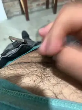 EmilianoGt online show from 04-16-26, 03:35