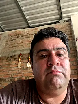 EmilianoGt online show from 12-18-25, 04:33