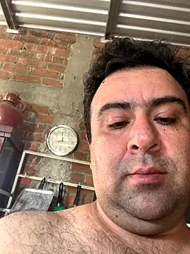 EmilianoGt online show from 10-11-25, 01:56