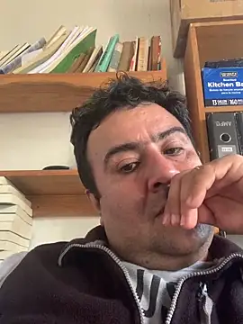 EmilianoGt online show from 10-14-25, 05:57