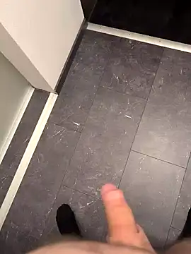 Snapshot of Andy7430 chatting on 01-14-25, 04:18 Andy7430 online show from 01-14-25, 04:18