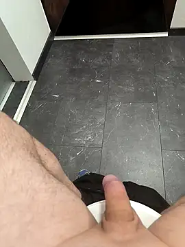 Snapshot of Andy7430 chatting on 01-05-25, 09:37 Andy7430 online show from 01-05-25, 09:37