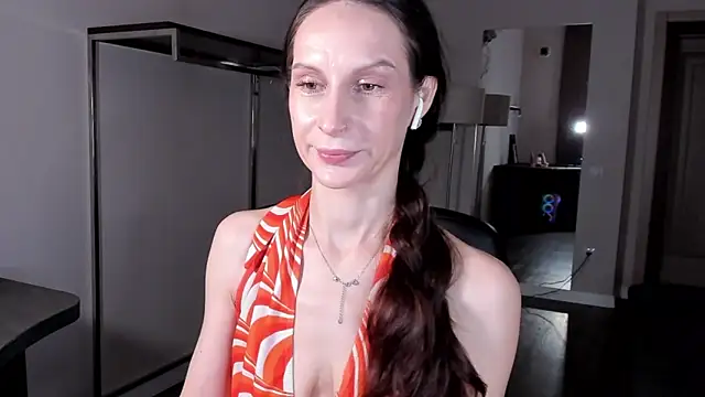 Mila Anders online show from 01-19-26, 05:44