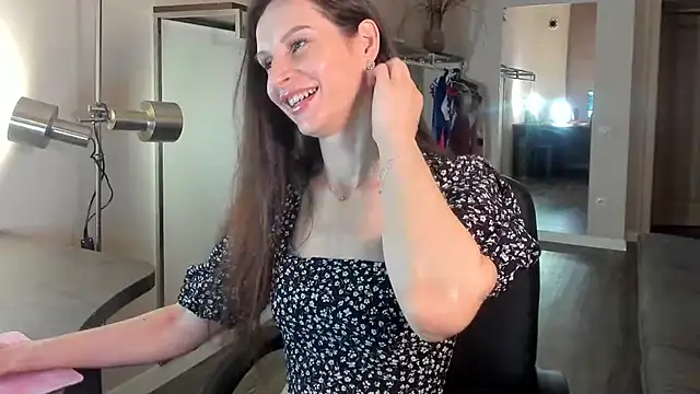 Mila Anders online show from 06-25-26, 05:12