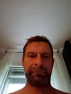 Snapshot of Mjn34 chatting on 09-10-25, 05:50 Mjn34 online show from 09-10-25, 05:50