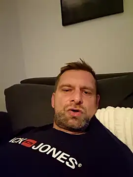 Snapshot of Mjn34 chatting on 10-07-25, 05:52 Mjn34 online show from 10-07-25, 05:52