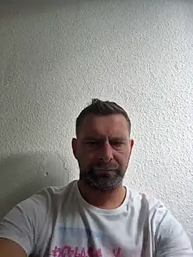 Snapshot of Mjn34 chatting on 09-29-25, 08:10 Mjn34 online show from 09-29-25, 08:10