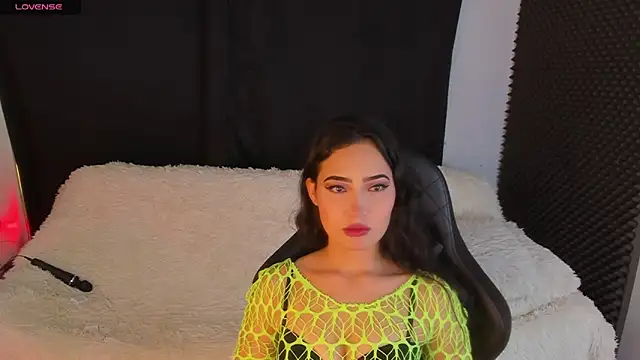 Snapshot of rosario215B chatting on 11-29-25, 04:23 rosario215B online show from 11-29-25, 04:23