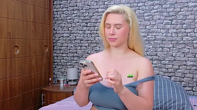 CuteBlondeMe online show from 07-06-26, 05:59