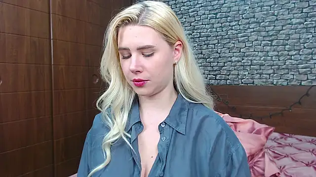 CuteBlondeMe online show from 03-09-25, 06:00