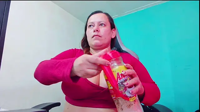 Diana Lozano online show from 12-22-25, 04:07