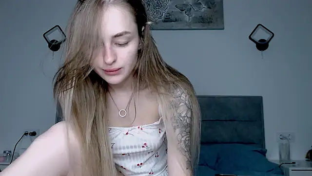 Snapshot of RIta_orr chatting on 10-16-25, 08:44 RIta orr online show from 10-16-25, 08:44