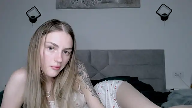Snapshot of RIta_orr chatting on 10-24-25, 04:17 RIta orr online show from 10-24-25, 04:17