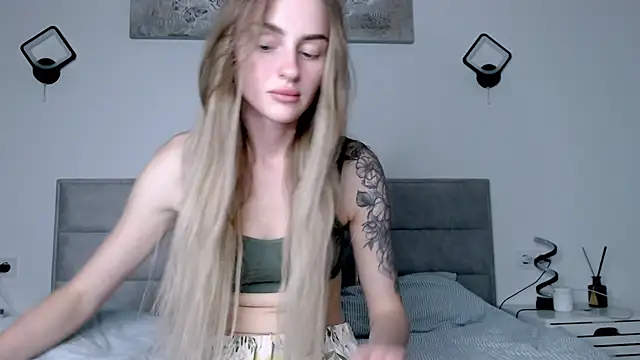 Snapshot of RIta_orr chatting on 10-04-25, 04:30 RIta orr online show from 10-04-25, 04:30