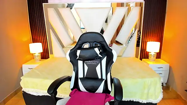 Linda4Petite online show from 12-03-25, 06:29