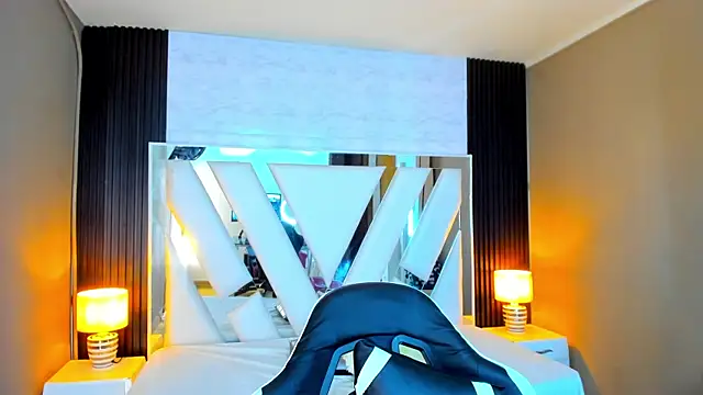 Linda4Petite online show from 11-03-25, 06:22