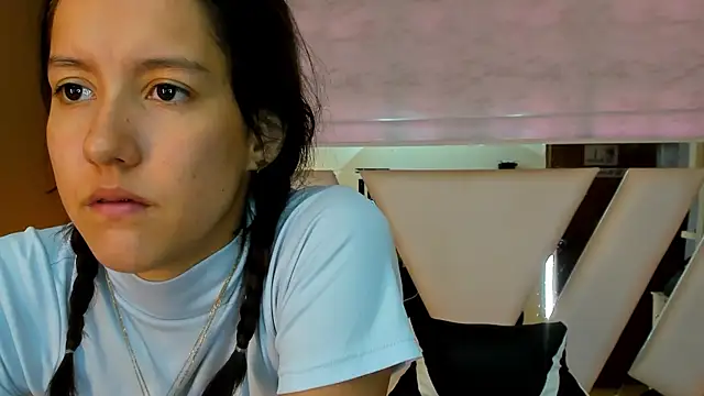 Linda4Petite online show from 10-11-25, 06:53