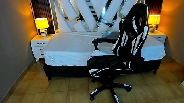 Linda4Petite online show from 11-07-25, 06:12