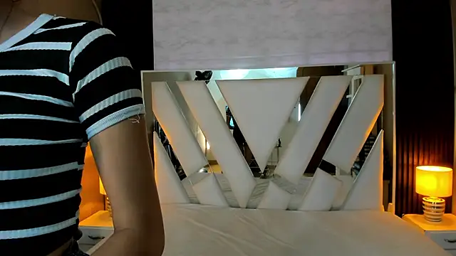 Linda4Petite online show from 12-20-25, 06:11