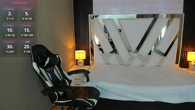 Linda4Petite online show from 04-18-26, 06:32