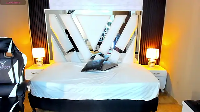 Linda4Petite online show from 09-17-25, 06:21