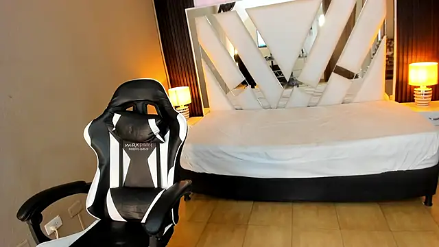 Linda4Petite online show from 01-13-26, 06:45