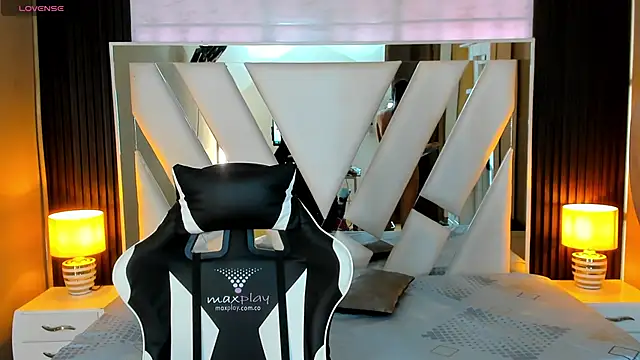 Linda4Petite online show from 09-21-25, 01:27