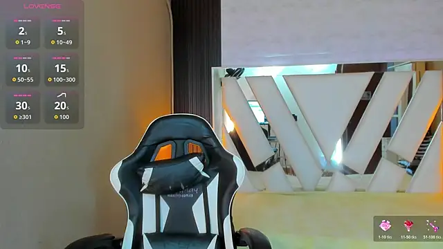 Linda4Petite online show from 04-14-26, 06:35