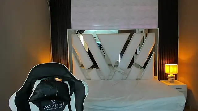 Linda4Petite online show from 03-25-26, 06:18