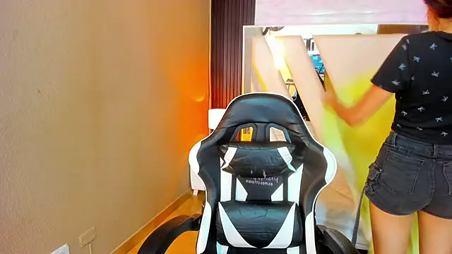 Linda4Petite online show from 04-01-26, 06:16