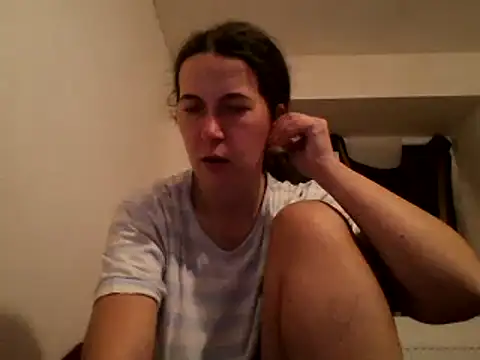 Snapshot of Tamilashaa chatting on 02-18-25, 04:03 Tamilashaa online show from 02-18-25, 04:03