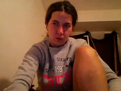 Snapshot of Tamilashaa chatting on 02-13-25, 06:26 Tamilashaa online show from 02-13-25, 06:26