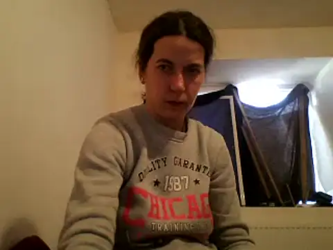 Snapshot of Tamilashaa chatting on 02-10-25, 01:01 Tamilashaa online show from 02-10-25, 01:01