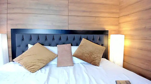 CameronCollins  online show from 03-06-26, 07:53