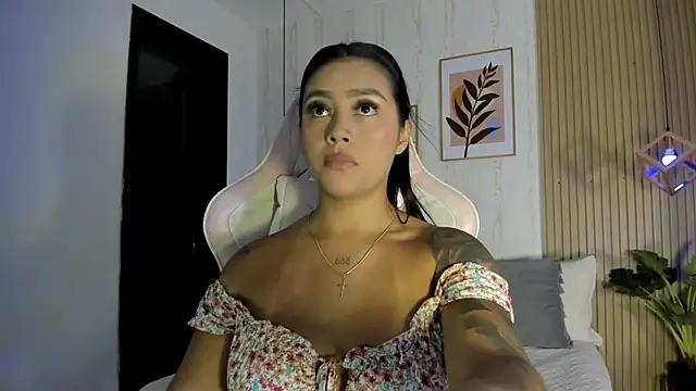 CameronCollins  online show from 09-10-25, 07:57