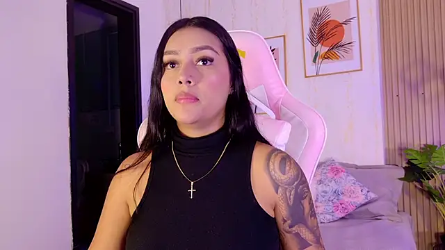 CameronCollins  online show from 02-11-26, 07:47