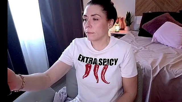 Ellie-L-Elizabeth online show from 04-23-26, 07:37