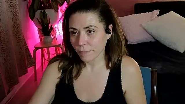 Snapshot of Ellie-L-Elizabeth chatting on 02-08-26, 03:48 Ellie-L-Elizabeth online show from 02-08-26, 03:48