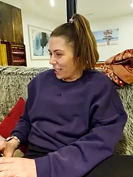 Ellie-L-Elizabeth online show from 05-08-26, 02:59