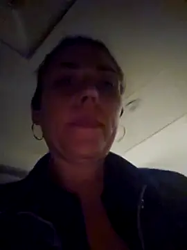 Ellie-L-Elizabeth online show from 05-10-26, 02:59