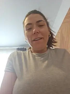 Ellie-L-Elizabeth online show from 05-28-26, 04:46