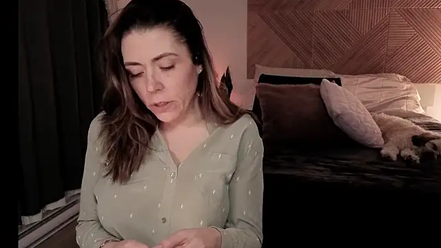 Ellie-L-Elizabeth online show from 04-10-26, 02:51