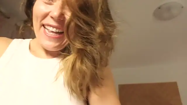 Ellie-L-Elizabeth online show from 03-10-26, 12:03