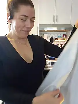 Ellie-L-Elizabeth online show from 01-23-25, 02:39