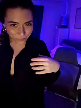 Ellie-L-Elizabeth online show from 01-28-25, 11:07