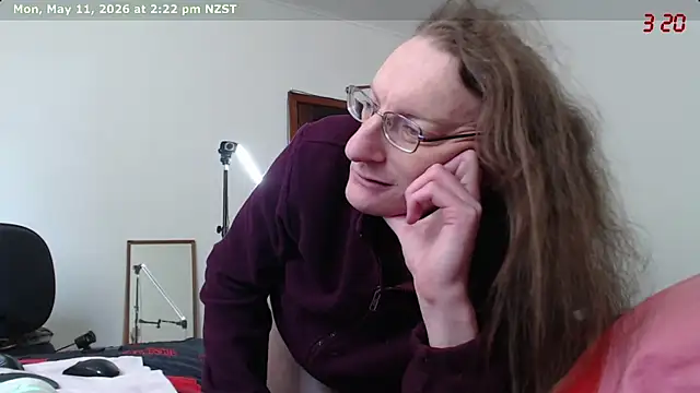 CDAdalyn online show from 05-11-26, 02:24