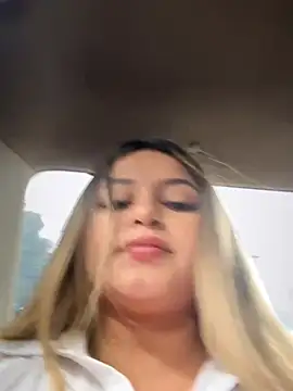 lunablossom  online show from 10-05-25, 08:54